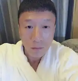 孙红雷被曝陪妻子做产检颜王要有小猴子