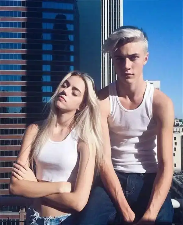 19岁当爹史上最帅男模,人正颜好还是个女儿奴,万千少女的偶像啊