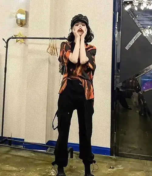 热巴被评为全球最美女演员,没她的颜值,妆容穿搭我们却可以借鉴