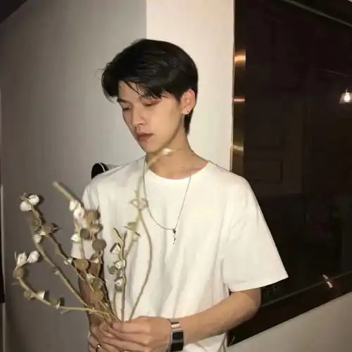 超帅气的男生头像
