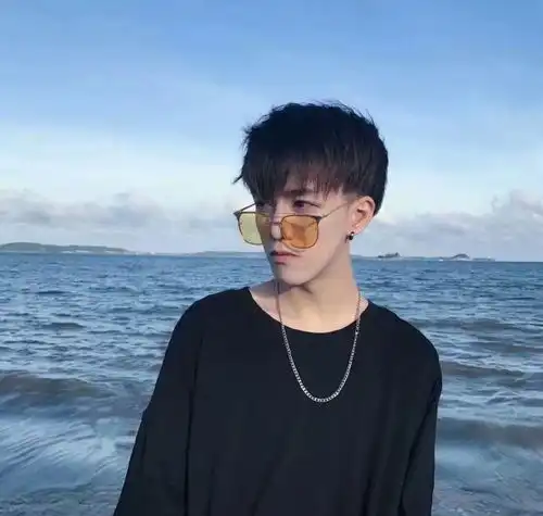 头像安全感不是多爱,是偏爱,是例外
