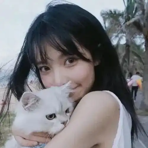 一个女生是否对你动心了,在床上就知晓了
