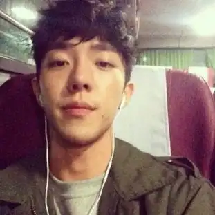 这个男人是谁
