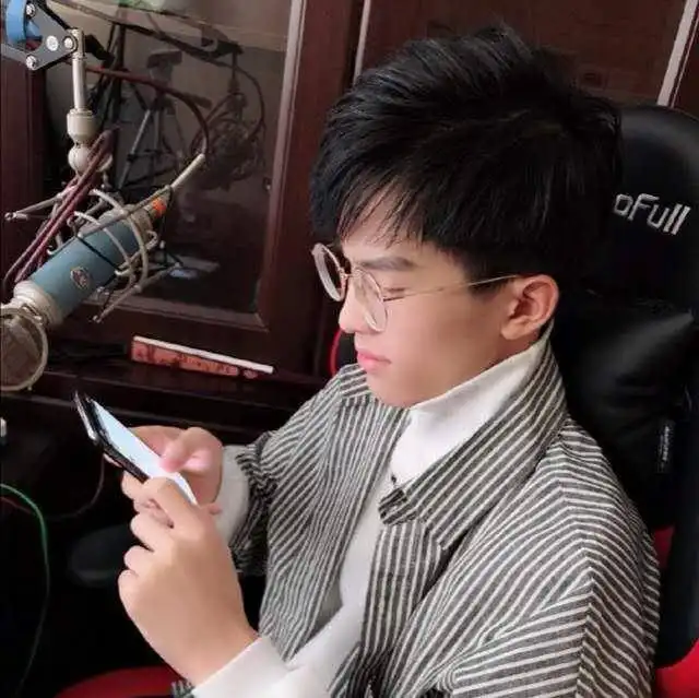 难言打出1523kd遭质疑,网友灵魂发问是同一个游戏吗