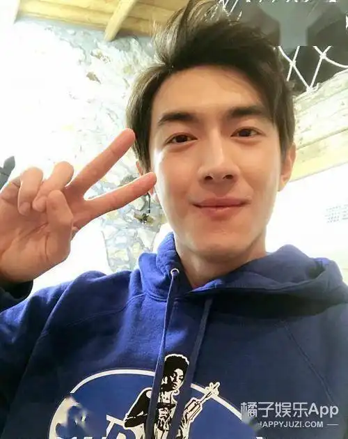 胡歌示爱被认领,杨幂发文感悟爱情,十年前明星好有人味