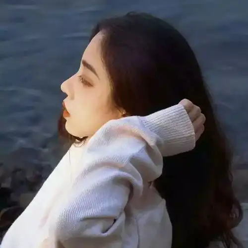 头像你总是一副不缺我的样子,你说我怎么敢拥抱你
