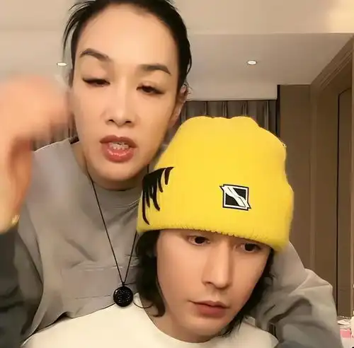 张伦硕开播找骂,称想要孩子但有困难,疑与钟丽缇财产各管各的