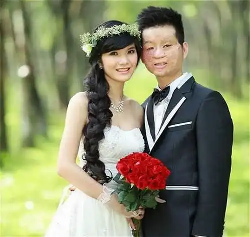 20岁越南美女嫁给丑男,一家幸福准备生2胎,网友表示难以理解