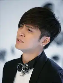 明星男扮女装,李易峰秒变大婶,鹿晗好像韩剧女主
