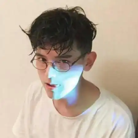 帅气酷炫男生头像,享受我单薄的青春
