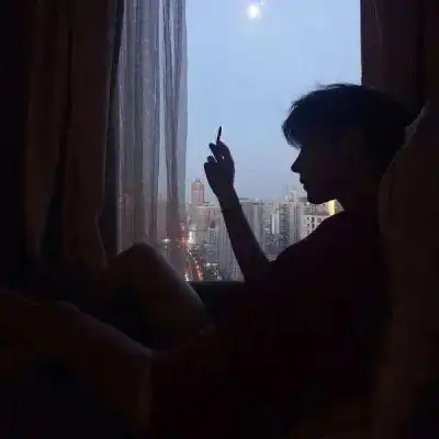 换一个比较酷的个性男头
