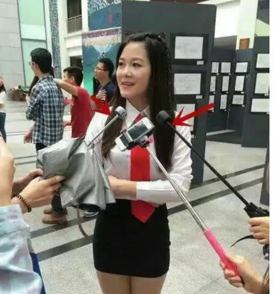 妹子,你不能再来这个地方健身了,你会找不到男朋友的,长点心吧