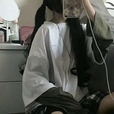 女生平胸头像初中生平胸的照片