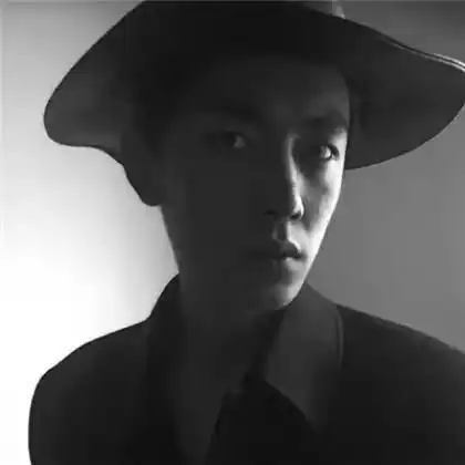 孤傲高冷男头像,今天我最好看只因为这男头给力
