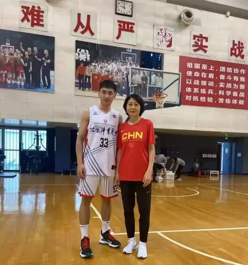 13岁就开始炸筐,光明出品的他当打之年却选择离队