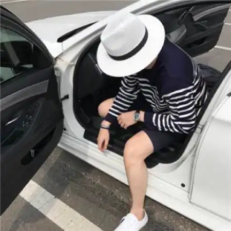 qq男生伤感头像忧郁系帅哥男生不要错过了
