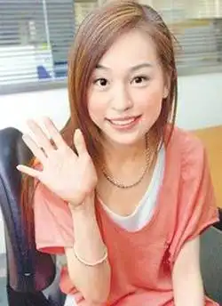 萧亚轩醉酒后直播说自己没整容,换头算吗