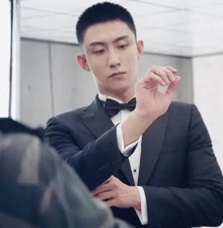 触手可及唯一没打算用的演员,被热巴点名要,效果还出奇地好
