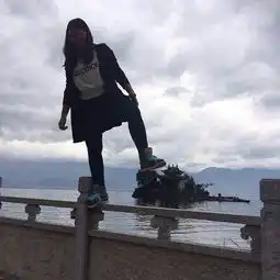 2019到此一游00元零食,边吃边走边看大城乡的建筑,这里的人真是些土豪哇,房子都好霸气建筑特色,土豪挖色镇评论去哪儿攻略社区