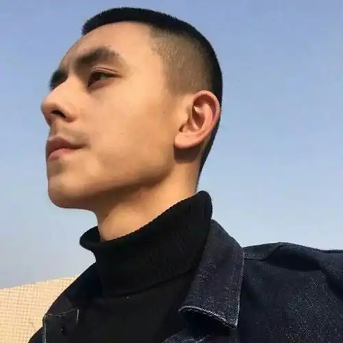 红光满面冷男人