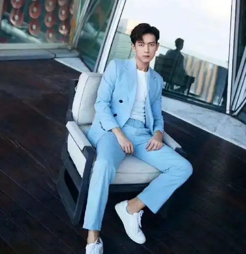 你的男朋友李现的穿搭,帅的不可一世,你还不来看一看