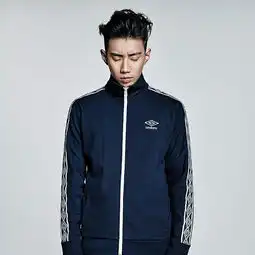 大学男生求推荐一款适合自己的发型,有图