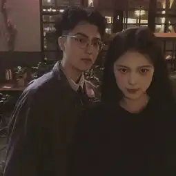 超拽男生带字qq个性头像谎言的存在更加证明了真实的需要
