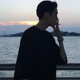 超准,抽烟人最喜欢用的头像
