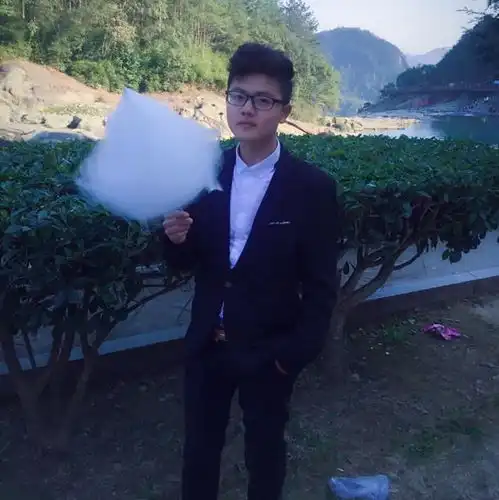 我长得特丑,然后我男朋友挺帅的,可他为什么不嫌弃我
