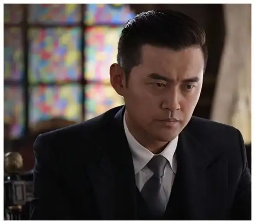 任柯诺一个成熟有魅力的男人,用自己的每一次精彩出演证明自己
