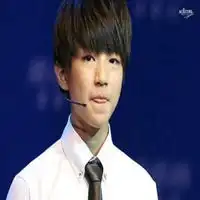 王俊凯头像高清tfboys王俊凯可爱帅气高清头像
