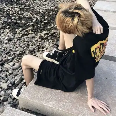 小众风格酷帅高冷真人男生头像

