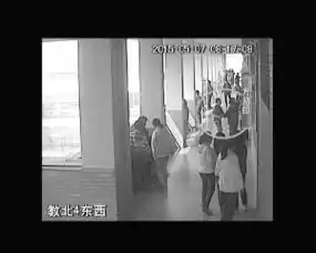 江苏13岁男生在学校坠楼身亡监控最关键26秒失踪