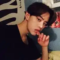 日韩帅气男生头像爱情友情都一样,久处不厌才是真情qq头像
