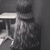 伤感女生头像背影带帽
