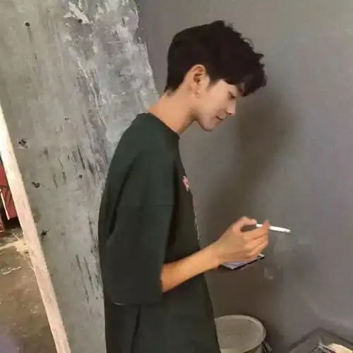 超准,抽烟人最喜欢用的头像