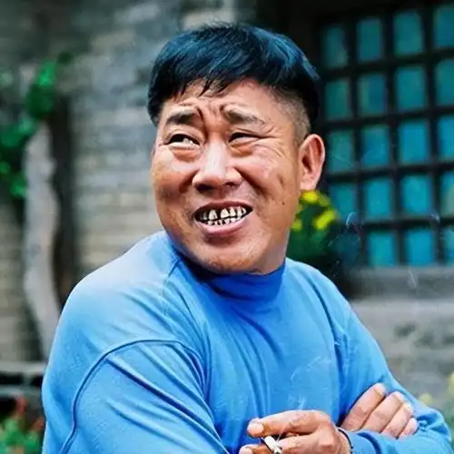 要钱没钱,要貌没貌4位丑男演员,娶的老婆咋一个比一个漂亮