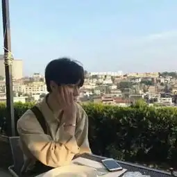 伤感颓废男生个性qq头像2018精选对不起我爱上了你改不掉了
