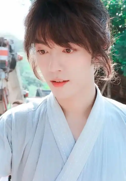 斗罗大陆真人版强势来袭,肖战饰演唐三,搭档四大美女主角