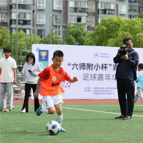 高桥镇小学追光而行足梦未来六师附小教育集团2024年青少年足球嘉年华盛况