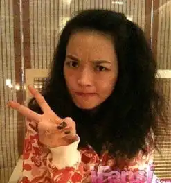 18岁女高中生晒自拍获赞范冰冰赵丽颖angelababy明星自拍照pk