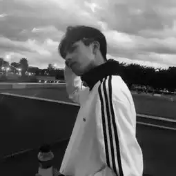 黑白男生头像年少有为
