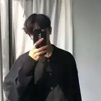 qq头像男生拿手机男生拿手机遮脸的qq头像
