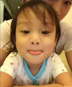 甜馨在家清一色秋衣秋裤,李小璐不看别的孩子怎么穿