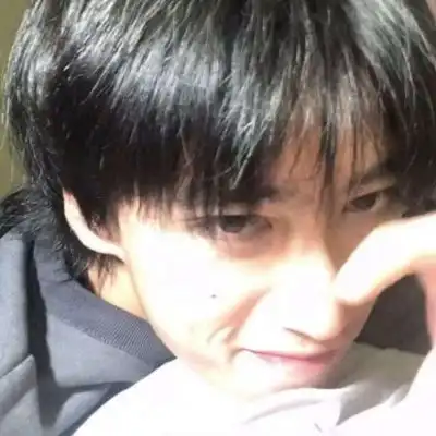 男生高冷花心头像奶酪