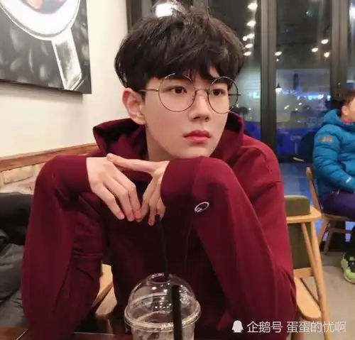 对你动了真心的男生,会有这3个表现,丫头要好好珍惜
