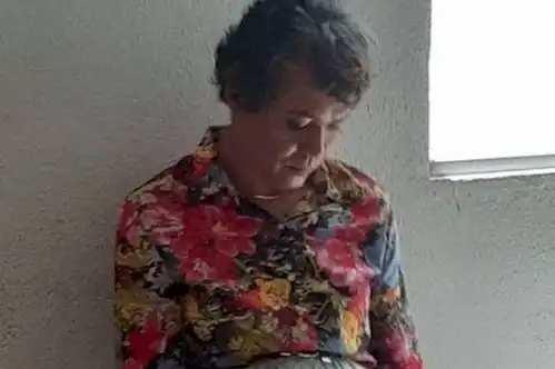 巴西男子男扮女装替母亲考驾照因一双大手被识破