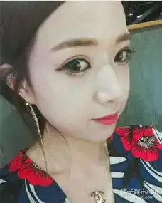和男演员曝恋情的妹子竟是韩国最早网红,你用过的qq头像里一定有她