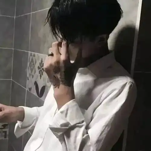 2021年动漫真人丧头像男