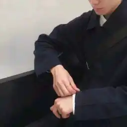 孤独伤心的男生个性头像
